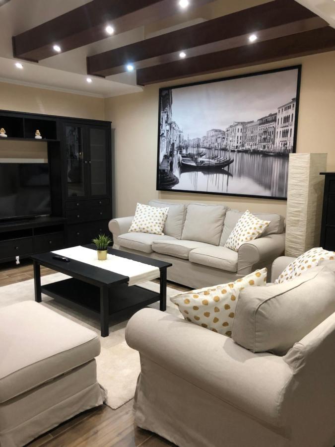 Galeria Apartmanhaz ケストヘイ エクステリア 写真